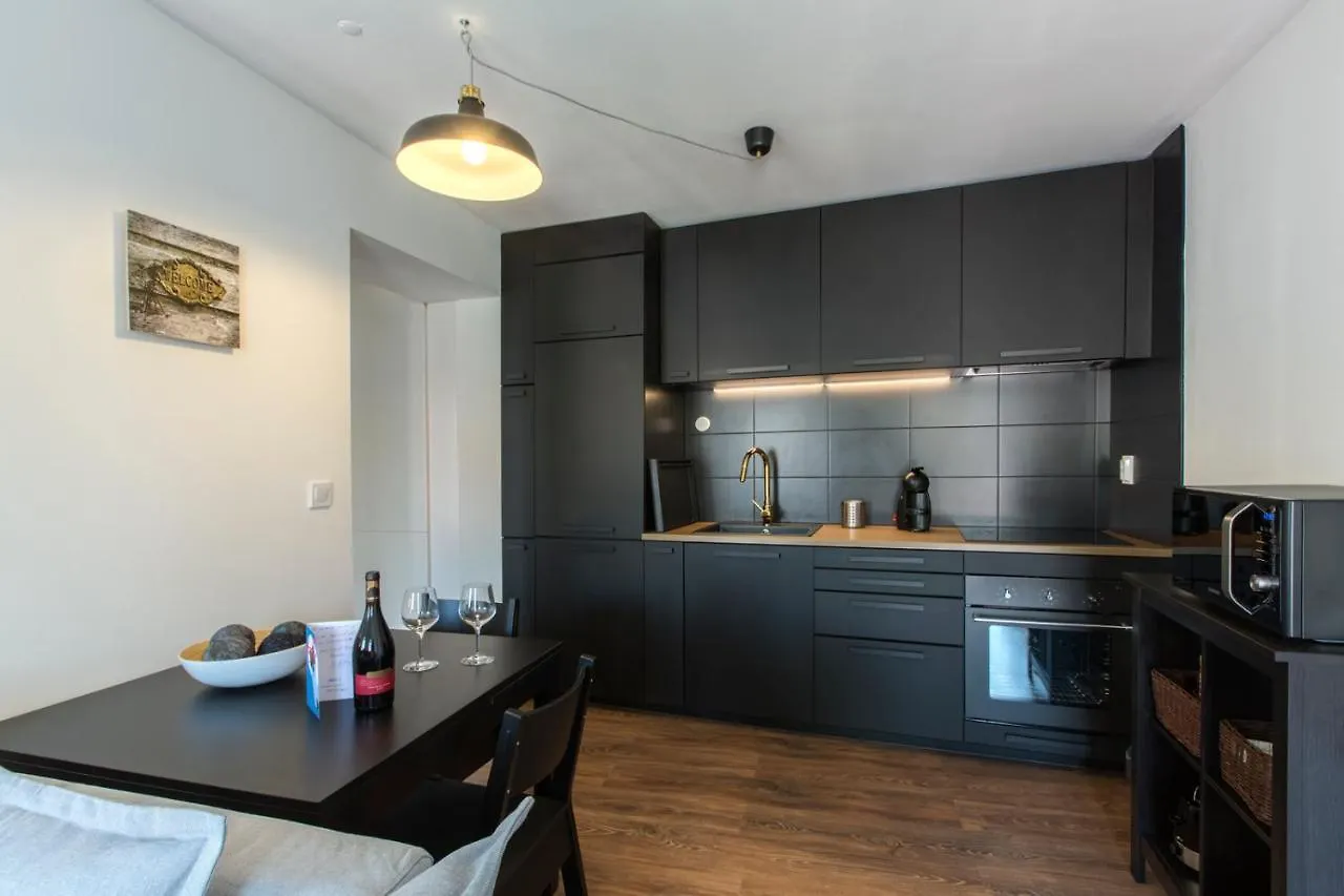 Amazing Downtown Apt With Small Balcony With View Over The Castle Lisboa 0*,