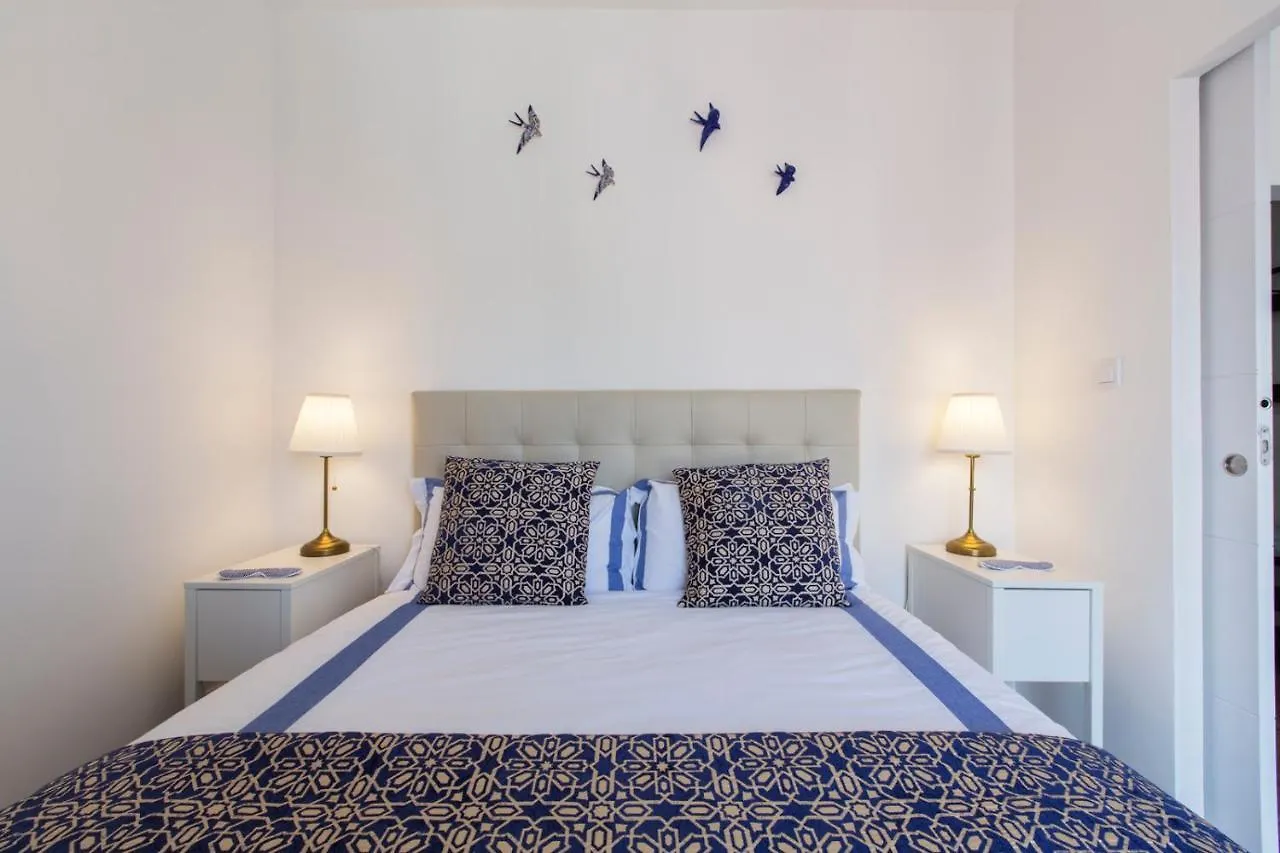 Amazing Downtown Apt With Small Balcony With View Over The Castle Lissabon Portugal